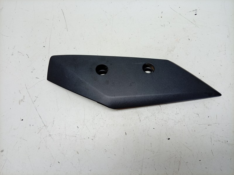 Recambio de moldura para yamaha x-max x-max 400 (sh11) referencia OEM IAM BL1F31020000 BL1F31020000 
