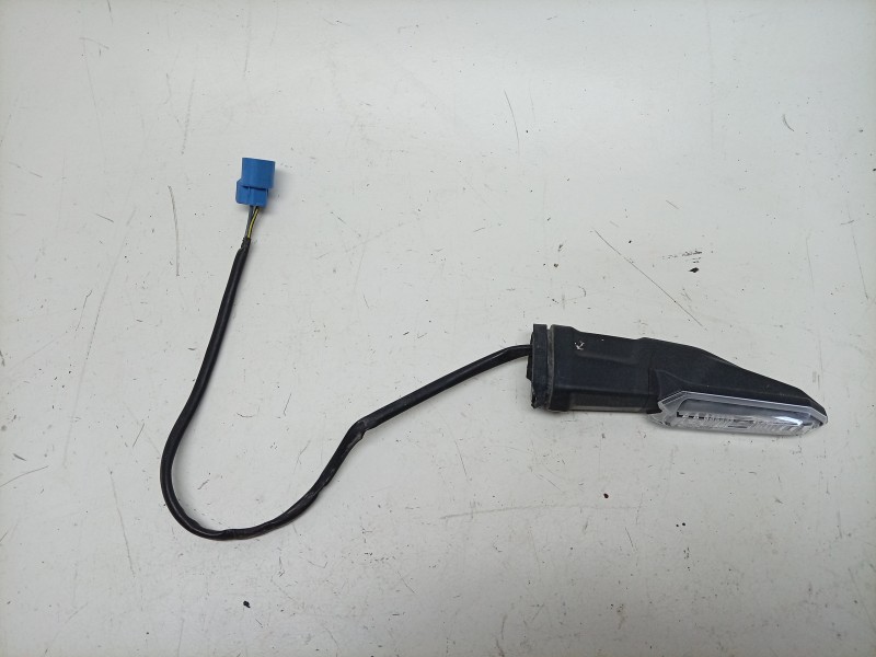 Recambio de piloto trasero derecho para kawasaki zx-4r zx-4r referencia OEM IAM  230370550 