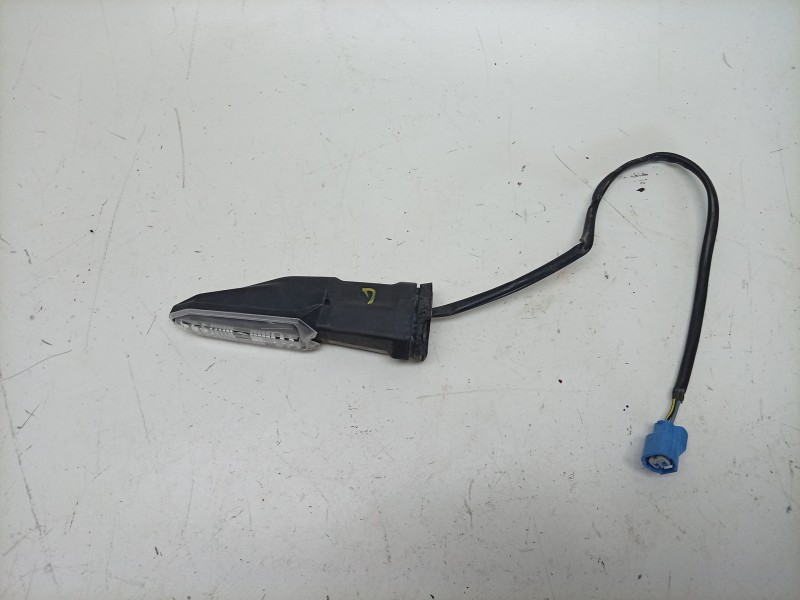 Recambio de piloto trasero derecho para kawasaki zx-4r zx-4r referencia OEM IAM  230370550 