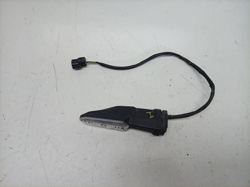 Recambio de piloto trasero izquierdo para kawasaki zx-4r zx-4r referencia OEM IAM  230370549 