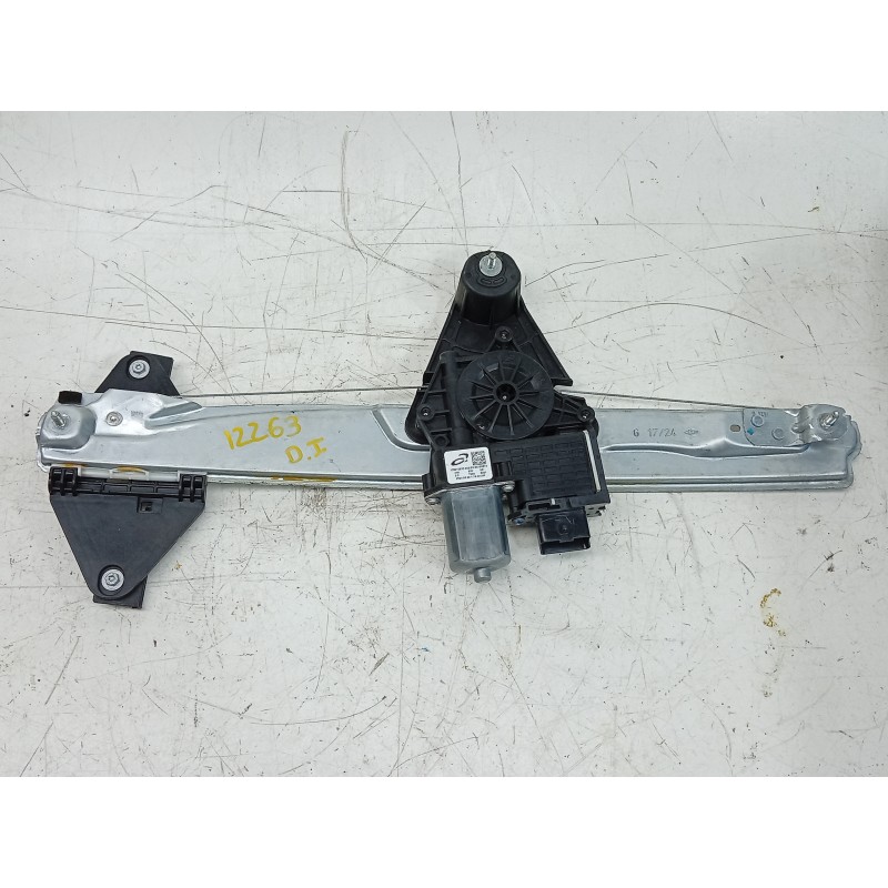 Recambio de elevalunas delantero izquierdo para dacia sandero iii 1.0 tce 90 eco-g referencia OEM IAM  807218548R 
