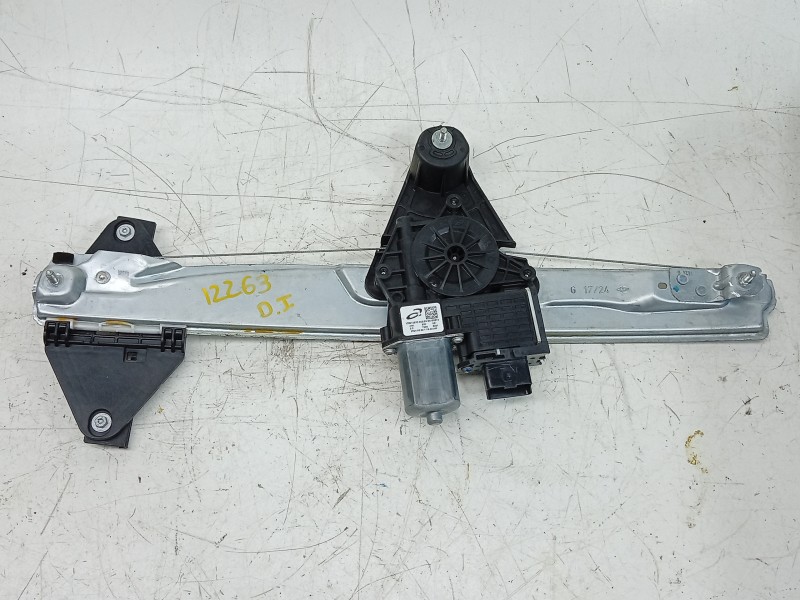 Recambio de elevalunas delantero izquierdo para dacia sandero iii 1.0 tce 90 eco-g referencia OEM IAM  807218548R 