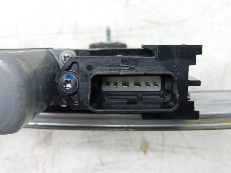 Recambio de elevalunas delantero izquierdo para dacia sandero iii 1.0 tce 90 eco-g referencia OEM IAM  807218548R 