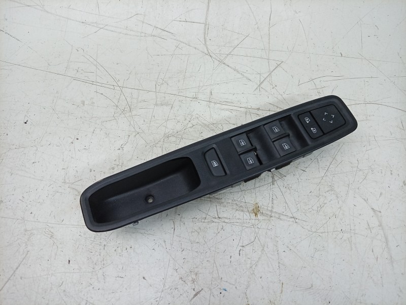 Recambio de mando elevalunas delantero izquierdo para dacia sandero iii 1.0 tce 90 eco-g referencia OEM IAM  254112588R 