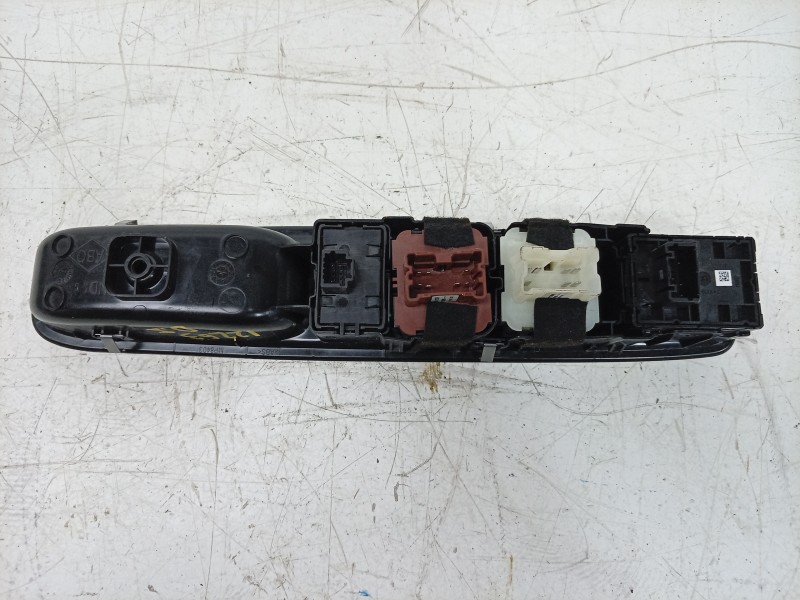 Recambio de mando elevalunas delantero izquierdo para dacia sandero iii 1.0 tce 90 eco-g referencia OEM IAM  254112588R 