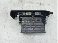 Recambio de aireador izquierdo para dacia sandero iii 1.0 tce 90 eco-g referencia OEM IAM  687613010R  2