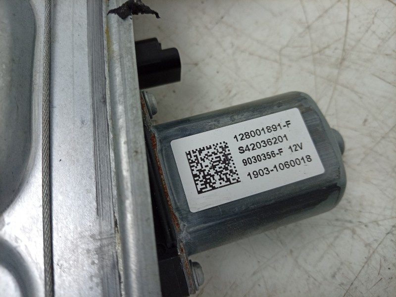 Recambio de elevalunas delantero derecho para dacia sandero iii 1.0 tce 90 eco-g referencia OEM IAM 128001891F 807206015R 