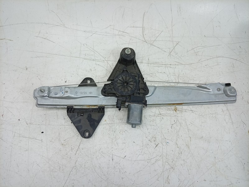 Recambio de elevalunas delantero derecho para dacia sandero iii 1.0 tce 90 eco-g referencia OEM IAM 128001891F 807206015R 