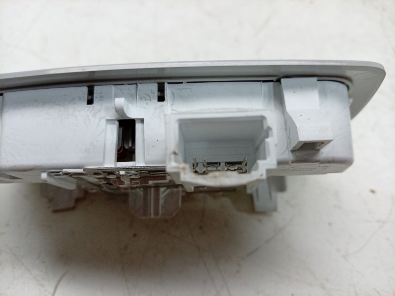 Recambio de luz interior para dacia sandero iii 1.0 tce 90 eco-g referencia OEM IAM  264300167R 