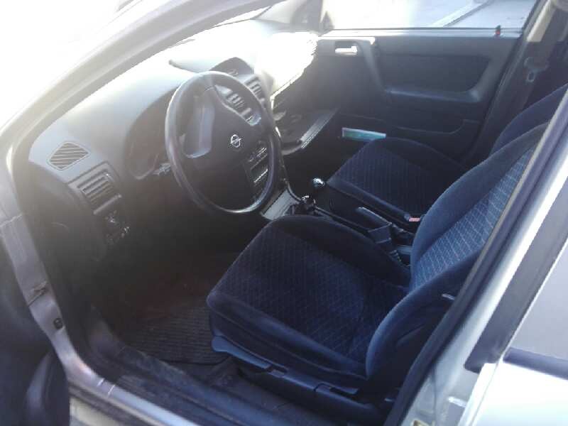 opel astra g berlina del año 2000