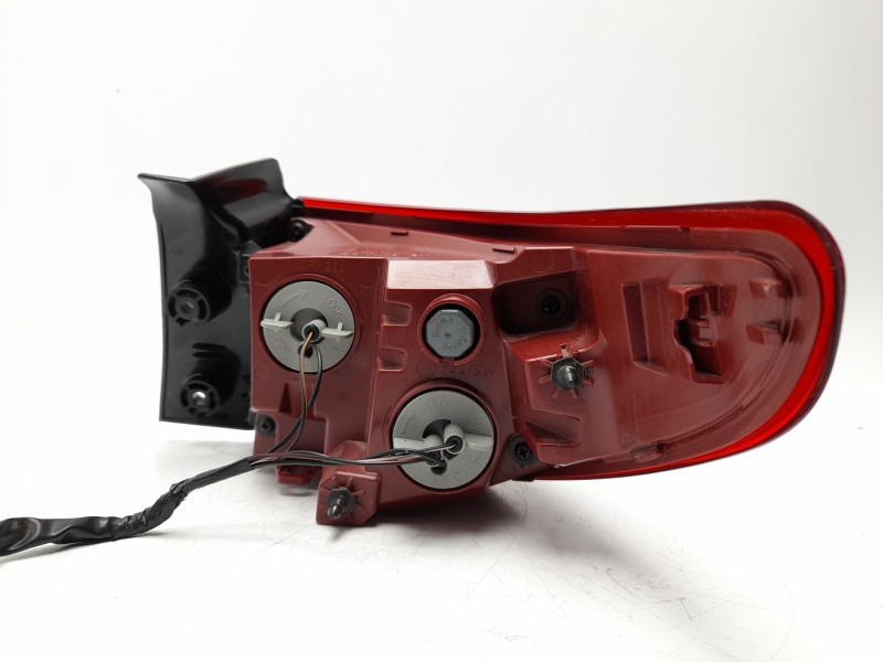 Recambio de piloto trasero izquierdo para kia stonic (yb) 1.0 t-gdi eco-dynamics+ referencia OEM IAM  92401H8 