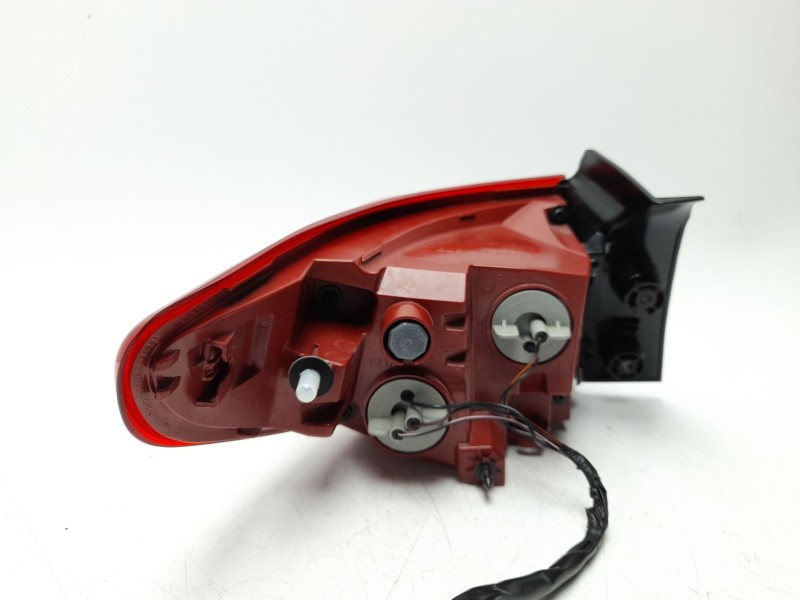 Recambio de piloto trasero derecho para kia stonic (yb) 1.0 t-gdi eco-dynamics+ referencia OEM IAM  92402H8 