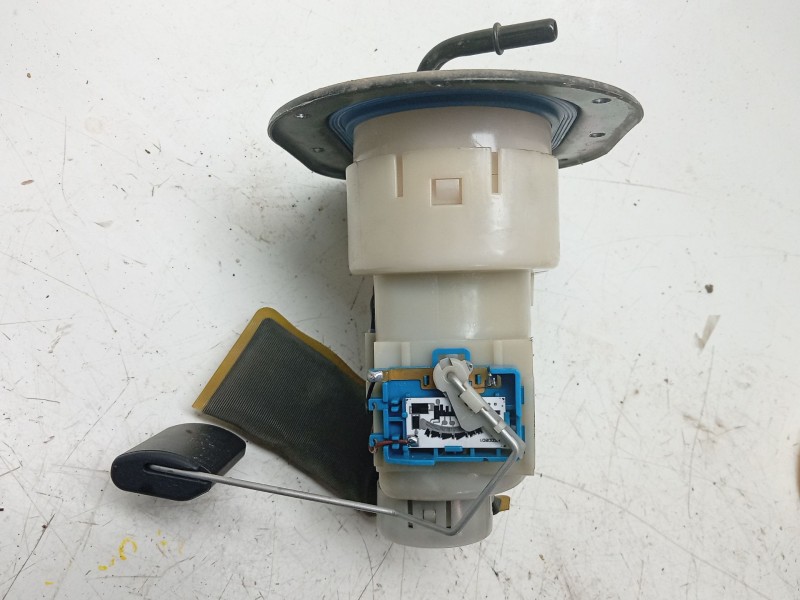 Recambio de bomba combustible para kia sportage ii (je_, km_) 2.0 i 16v referencia OEM IAM   