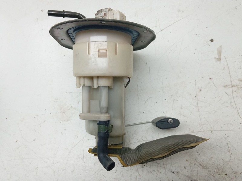 Recambio de bomba combustible para kia sportage ii (je_, km_) 2.0 i 16v referencia OEM IAM   