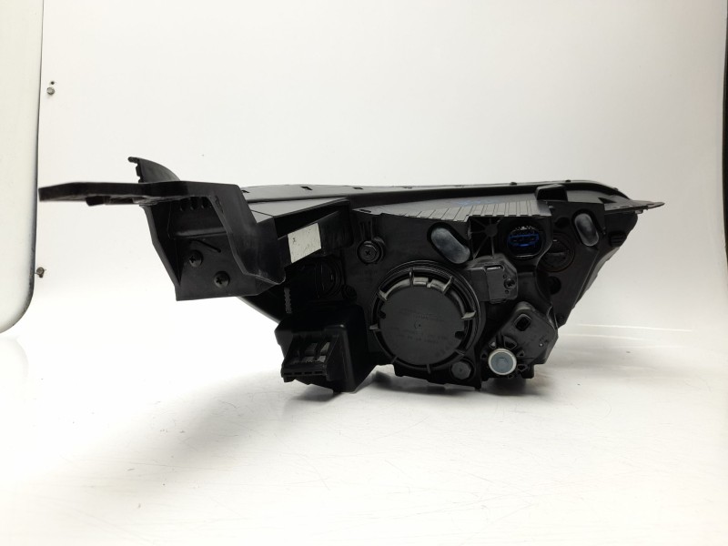 Recambio de faro izquierdo para kia stonic (yb) 1.0 t-gdi eco-dynamics+ referencia OEM IAM  92101H8200 