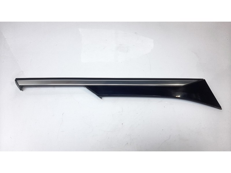 Recambio de moldura para opel grandland x ultimate referencia OEM IAM YP00051377  