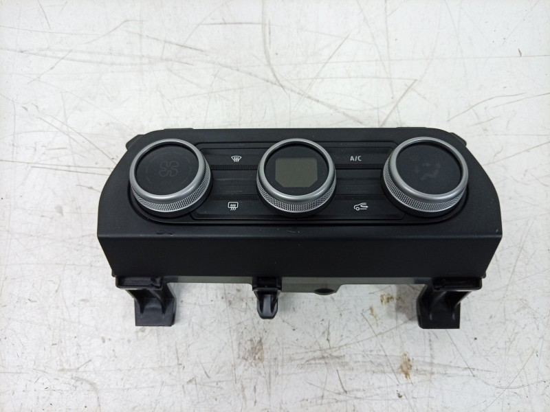 Recambio de mando climatizador para dacia sandero iii 1.0 tce 90 eco-g referencia OEM IAM   