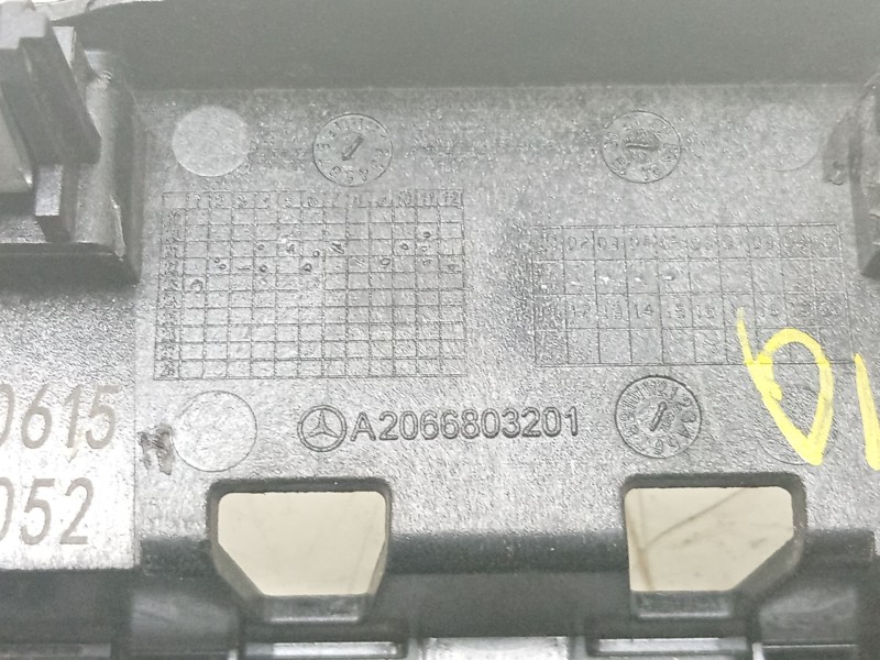 Recambio de moldura para mercedes-benz cle cle 220d referencia OEM IAM   
