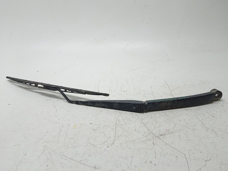 Recambio de brazo limpia delantero derecho para toyota hilux (gun1) doble cabina dlx 4x4 referencia OEM IAM  852110K230 