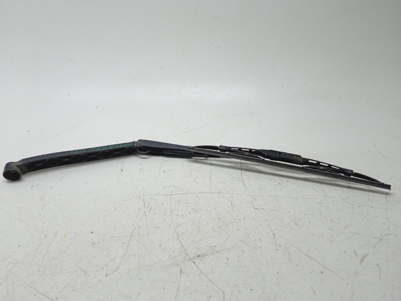 Recambio de brazo limpia delantero derecho para toyota hilux (gun1) doble cabina dlx 4x4 referencia OEM IAM  852110K230 