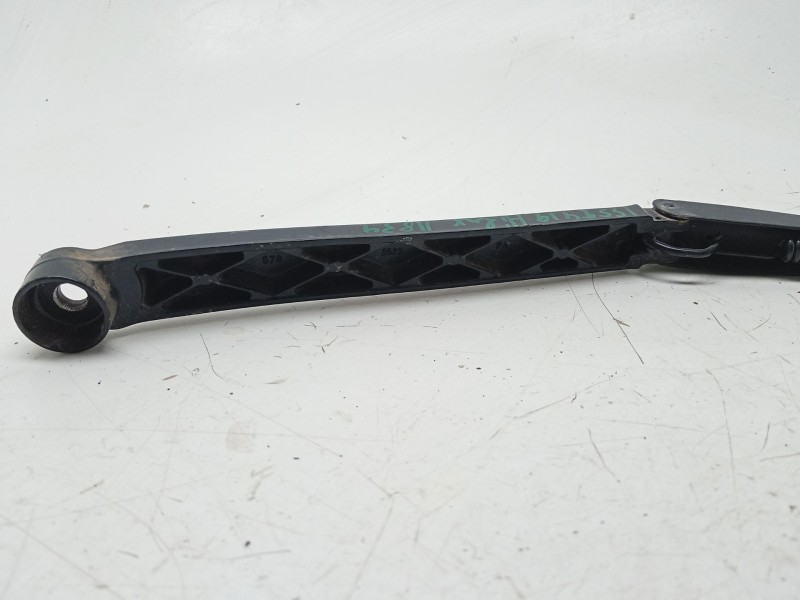Recambio de brazo limpia delantero derecho para toyota hilux (gun1) doble cabina dlx 4x4 referencia OEM IAM  852110K230 
