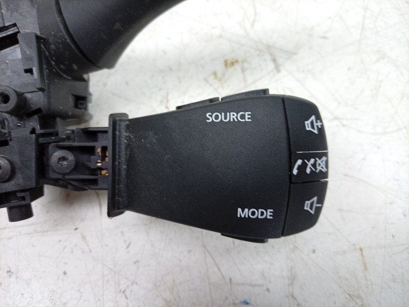 Recambio de mando multifuncion para dacia sandero iii 1.0 tce 90 eco-g referencia OEM IAM  255670975R 