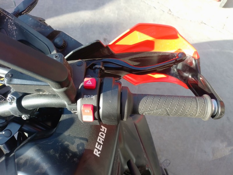 Recambio de piña luces derecha para ktm 890 smt referencia OEM IAM   
