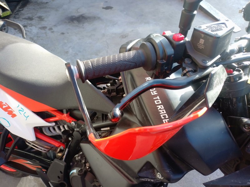 Recambio de maneta exterior delantera derecha para ktm 890 smt referencia OEM IAM   