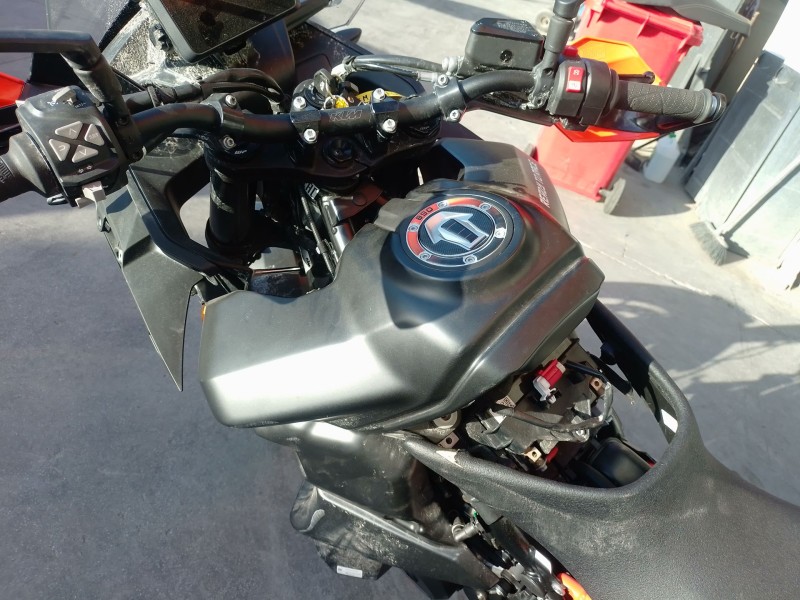 Recambio de deposito combustible para ktm 890 smt referencia OEM IAM   