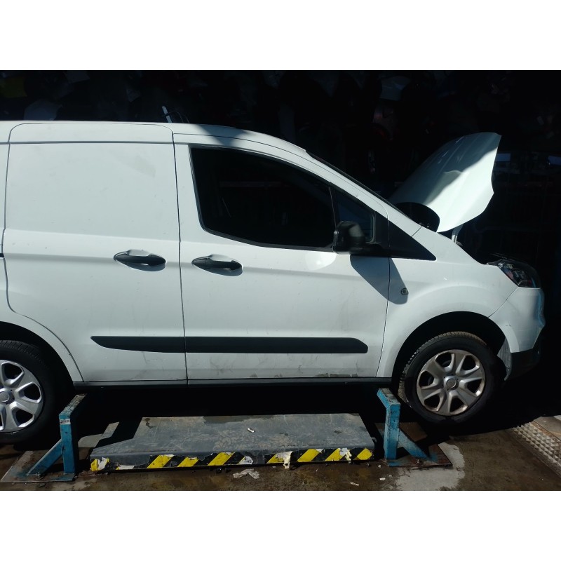 Recambio de puerta delantera derecha para ford transit courier b460 furgoneta/monovolumen 1.5 tdci referencia OEM IAM   
