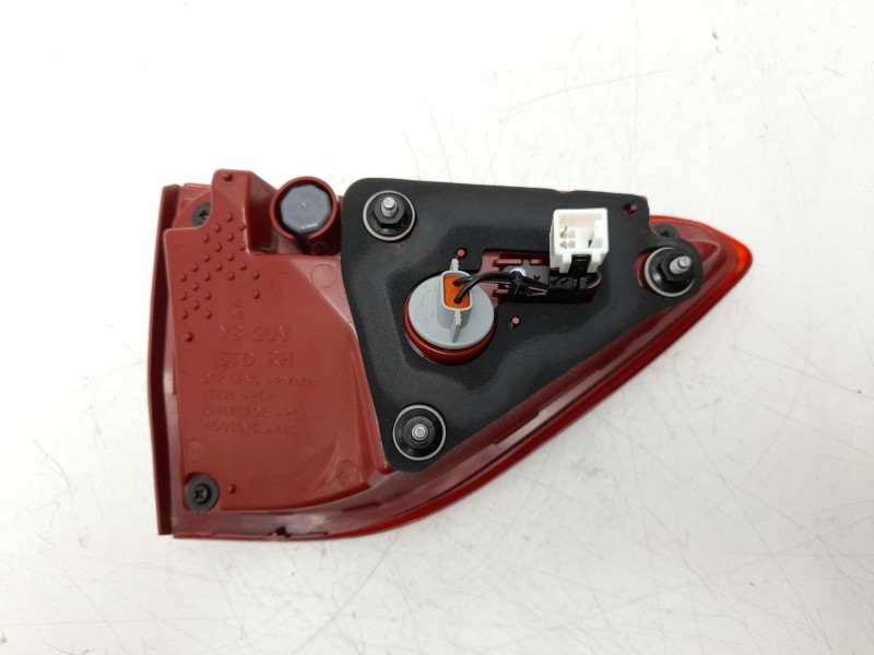 Recambio de piloto trasero derecho interior para kia stonic (yb) 1.0 t-gdi eco-dynamics+ referencia OEM IAM  92404H8400 