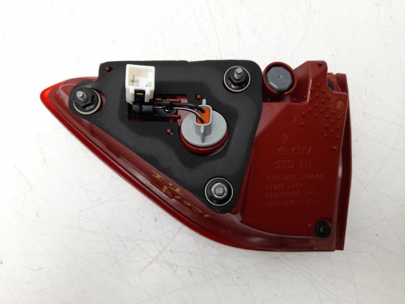 Recambio de piloto trasero izquierdo interior para kia stonic (yb) 1.0 t-gdi eco-dynamics+ referencia OEM IAM  92403H8400 