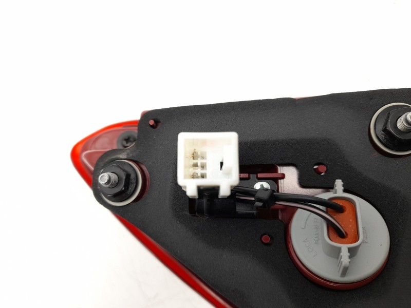 Recambio de piloto trasero izquierdo interior para kia stonic (yb) 1.0 t-gdi eco-dynamics+ referencia OEM IAM  92403H8400 