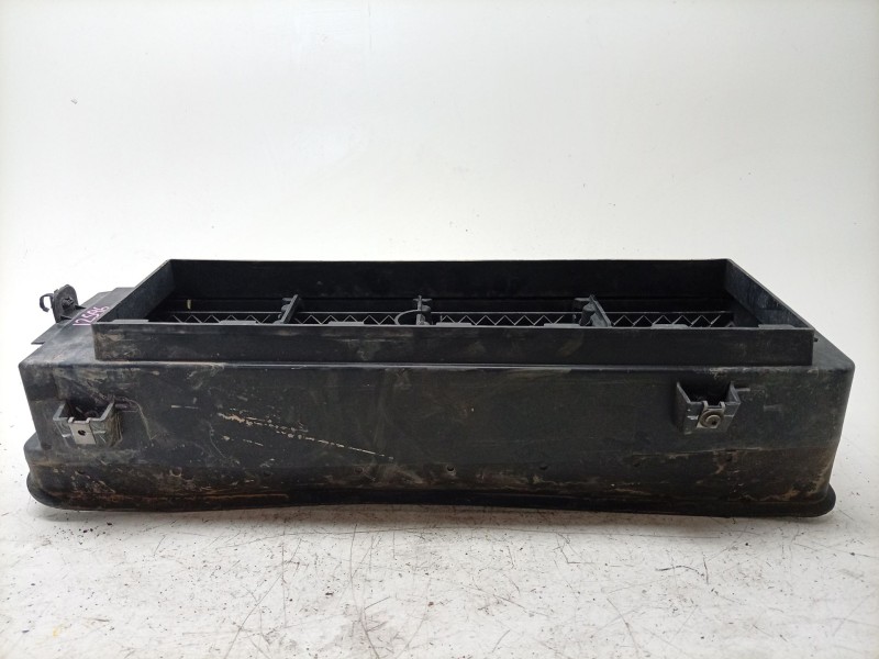 Recambio de calandra delantera de radiador para renault clio iv (bh_) 0.9 tce 90 referencia OEM IAM   