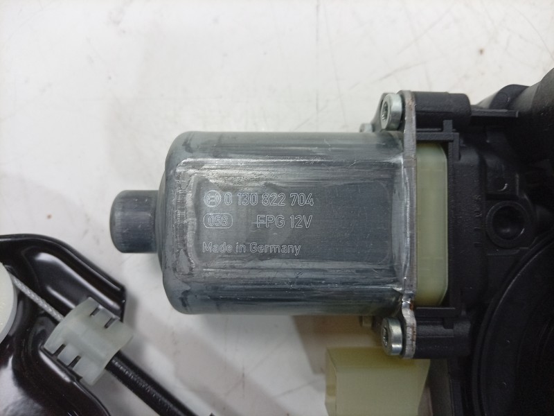 Recambio de elevalunas trasero izquierdo para porsche macan (xab) 4 electric (xabbb1, xabfd1) referencia OEM IAM 0130822704 95C8