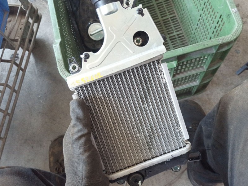Recambio de radiador agua para honda pcx 125 referencia OEM IAM  19100K2SN00 