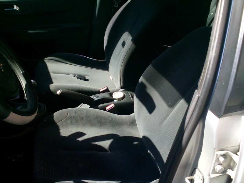 citroen c4 berlina del año 2006