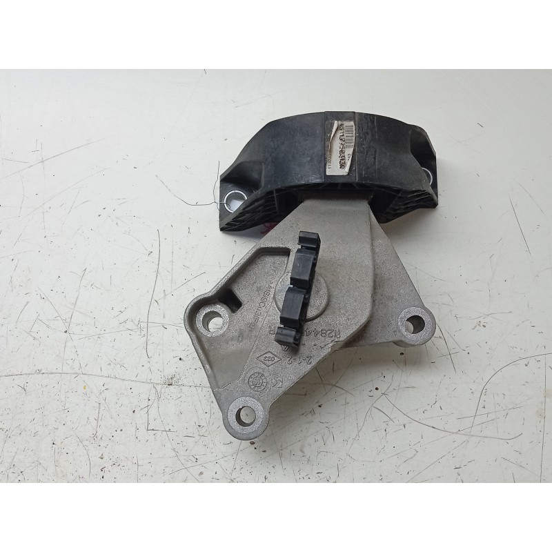 Recambio de soporte motor derecho para renault clio iv (bh_) 0.9 tce 90 referencia OEM IAM  112844547R 