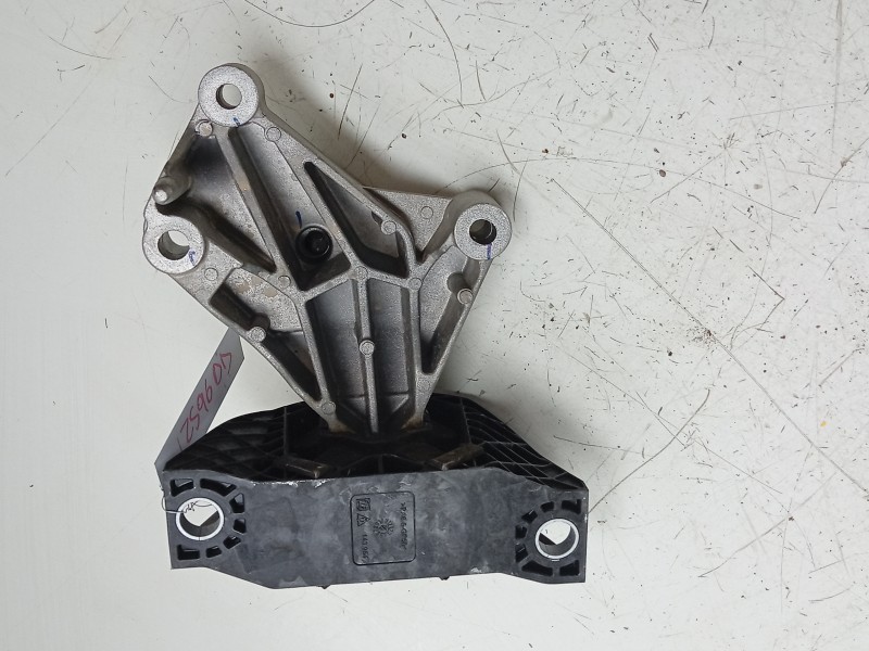 Recambio de soporte motor derecho para renault clio iv (bh_) 0.9 tce 90 referencia OEM IAM  112844547R 