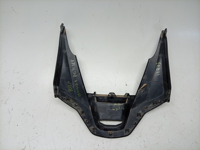 Recambio de moldura para honda pcx 125 referencia OEM IAM  80115K1ZJ100 