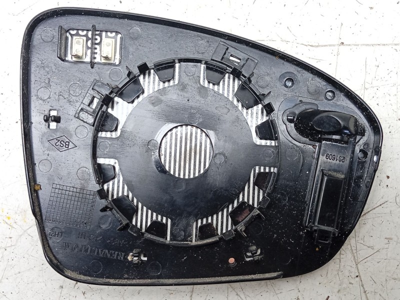 Recambio de cristal retrovisor izquierdo para renault 4 e-tech 120 referencia OEM IAM   