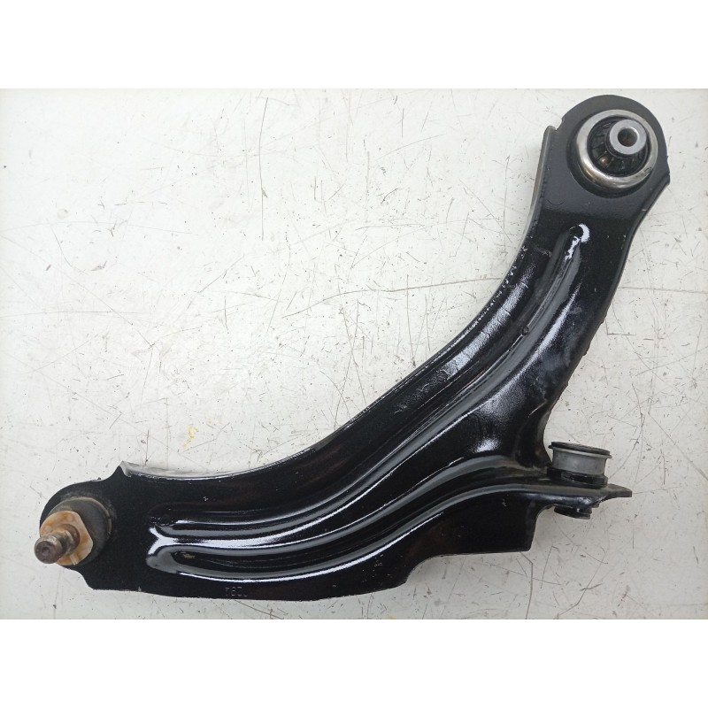 Recambio de brazo suspension inferior delantero izquierdo para renault clio iv (bh_) 0.9 tce 90 referencia OEM IAM  545052354R 