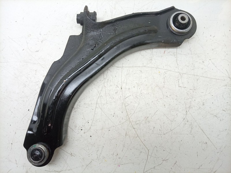 Recambio de brazo suspension inferior delantero izquierdo para renault clio iv (bh_) 0.9 tce 90 referencia OEM IAM  545052354R 