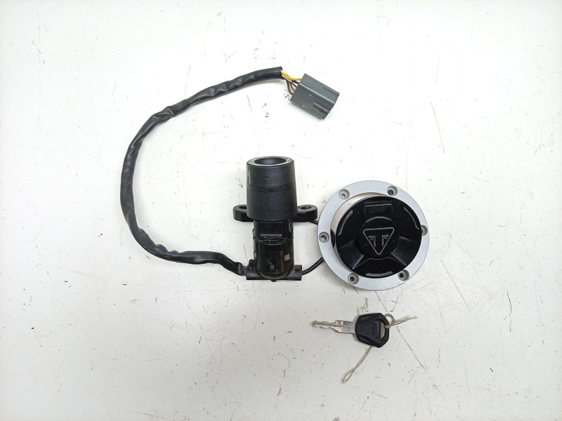 Recambio de conmutador de arranque para triumph street triple 765 rs street triple 765 rs referencia OEM IAM  T2501402 