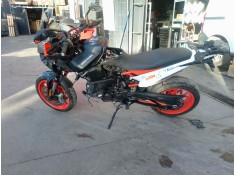 KTM 890