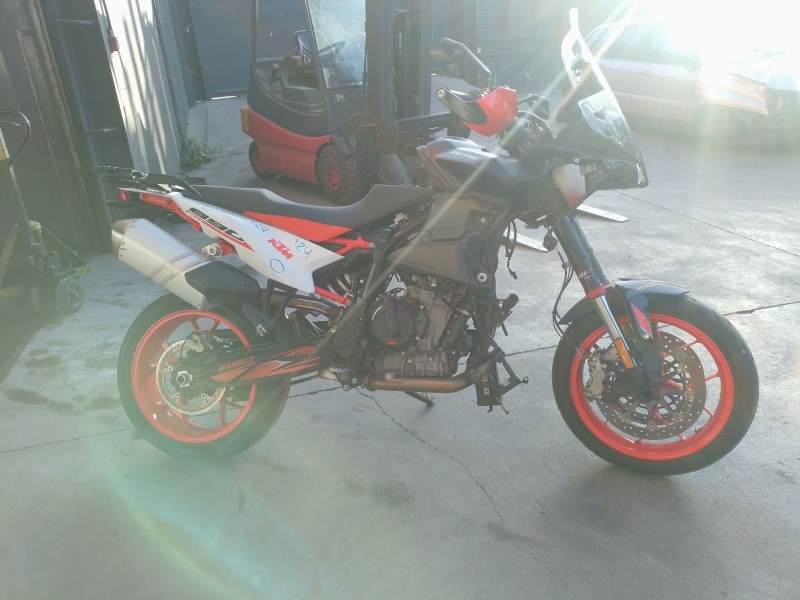 ktm 890 del año 2024