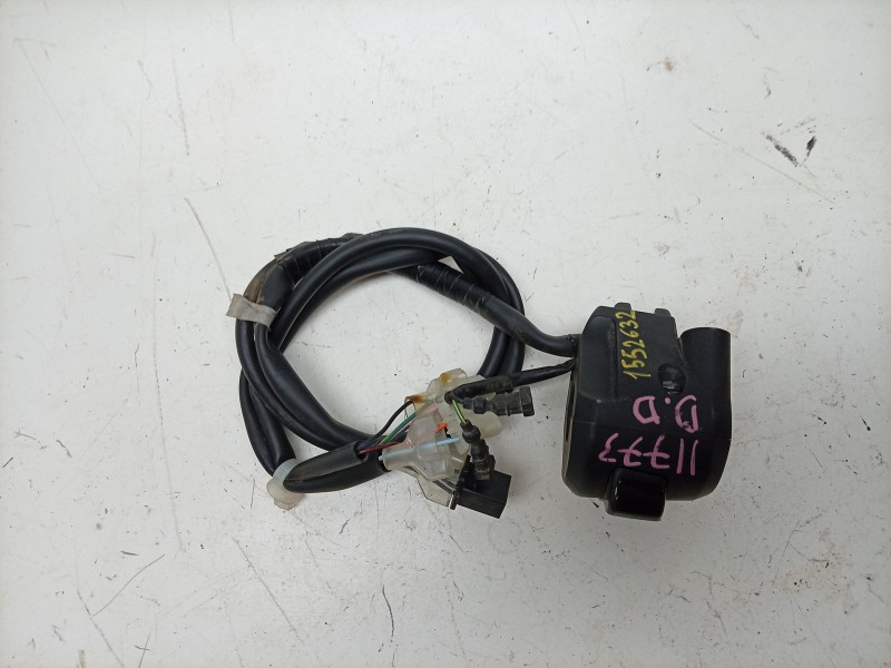 Recambio de piña luces derecha para honda pcx 125 referencia OEM IAM  35160K1ZJ12 