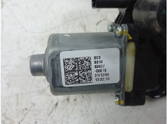 ELEVALUNAS DELANTERO DERECHO 82404Q0010 
