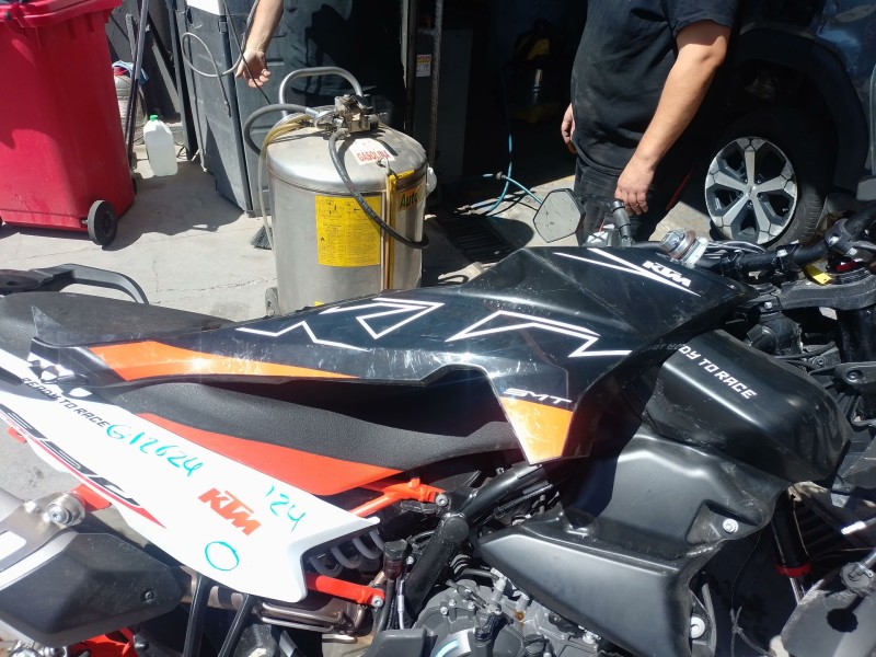 Recambio de carenado delantero derecho para ktm 890 smt referencia OEM IAM   