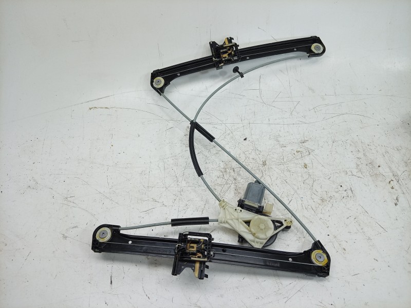 Recambio de elevalunas delantero derecho para audi a3 sportback (8va) attraction referencia OEM IAM  8V3837462A 